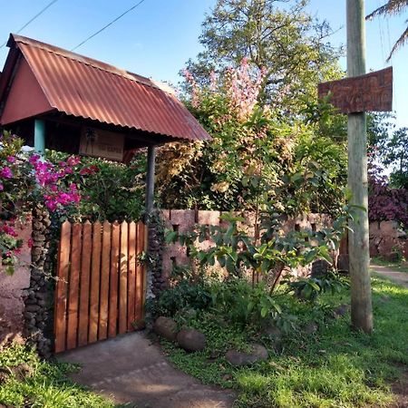 Hostal Vai Kapua Hanga Roa Esterno foto